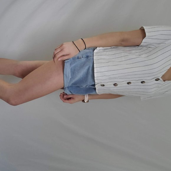 Button down t-shirt - Picture 2 of 4